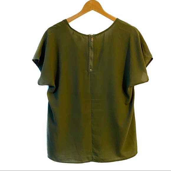 Green Shrinking Violet Short Sleeve Top - Picture 3 of 4
